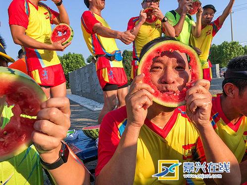 老球迷吃瓜比赛