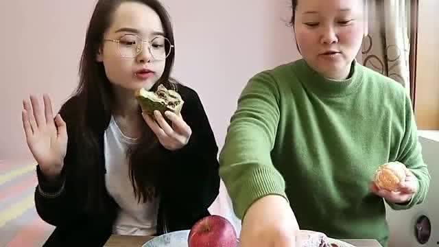 上海静安母女吃瓜,邻里纠纷还是娱乐八卦？