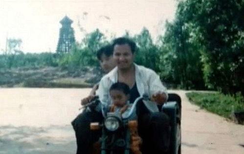 保安吃瓜被砸,引发网友热议