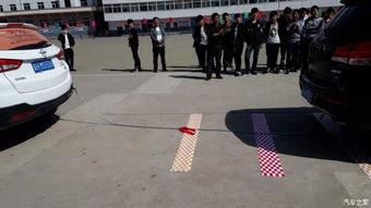 保安吃瓜被砸,引发网友热议